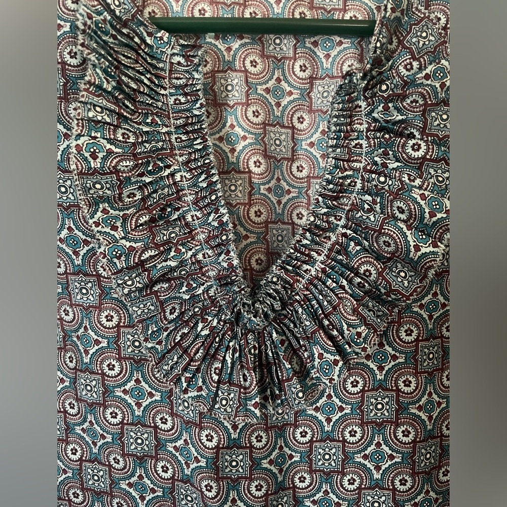 J. Crew Silk Margo Medallion Ruffle V-Neck Tank Top Blouse Size 6 - Picture 3 of 5
